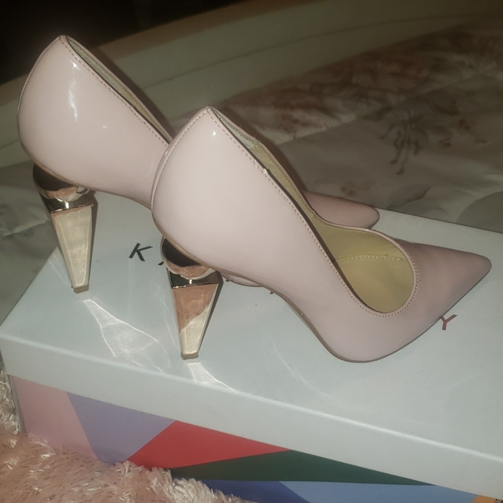 Pumps - Picture 3 of 4